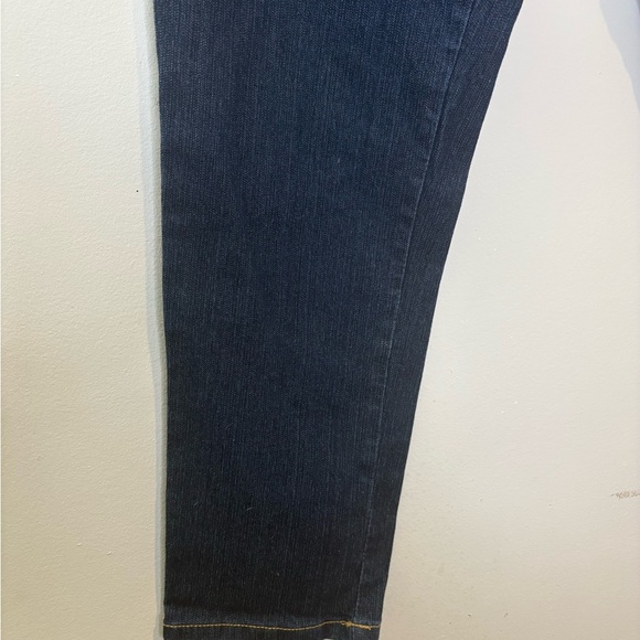 Laura Scott - Picture 11 of 14